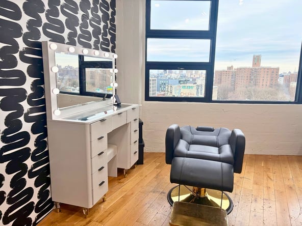Luxury Salon Suites & Booth Rentals in DUMBO Brooklyn Skyline Views
