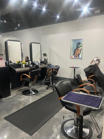 Rent Our Hair Salon Space for Educational Classes / Daily Chair Rental (Miami)