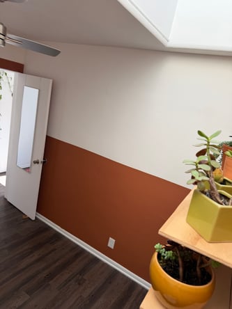 Treatment room in small Newport Beach salon