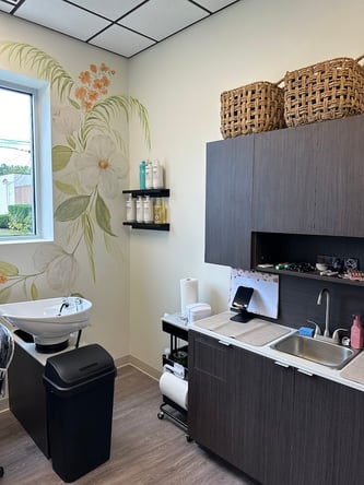 MY SALON Suite in th St Erie, PA – Salon Suite for Rent