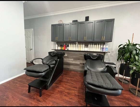 Booth Rental – Hey Girlie Studio, Long Beach