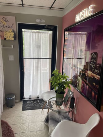 Salon BOOTH Rental