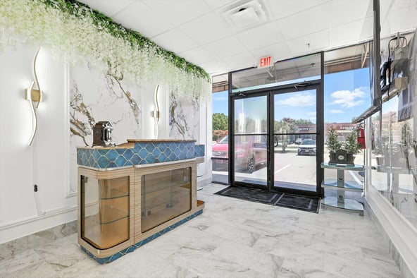Paradise Suites & Salon
