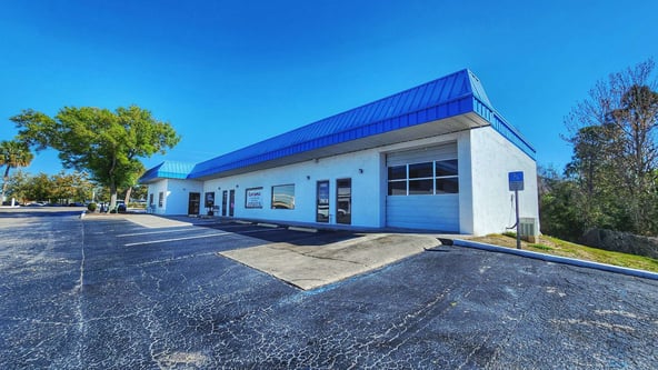 Standalone Hair & Nail Salon Available For Lease In Spring Hill, FL – 46,000VPD