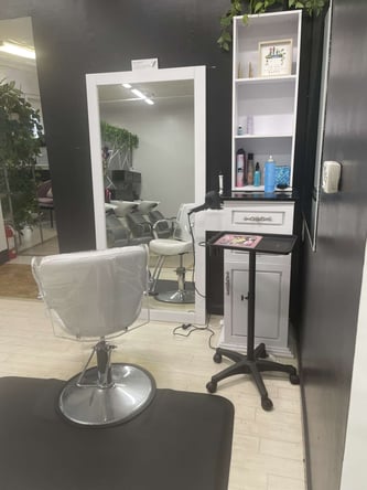 Are you our new stylist ? Ready to run your own business from within Alicia Studio 13!