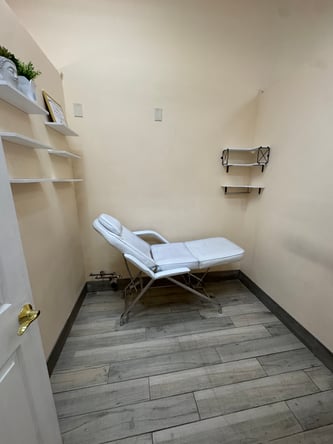 Established Boca Raton Salon: Private Beauty Room for Estheticians, PMU & Waxing Pros