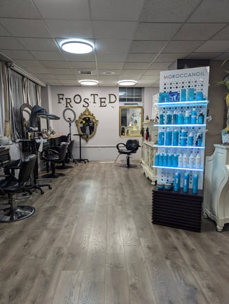 Beauty Salon Room and booth for rent