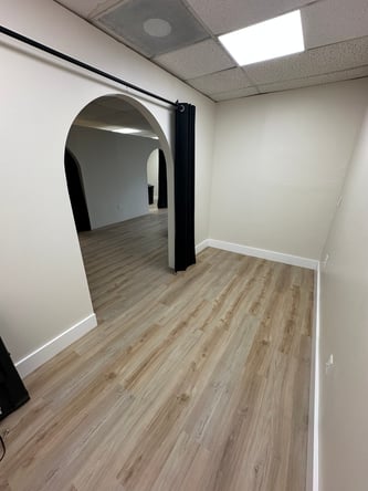 Luxury Salon Suites & Bed Rentals