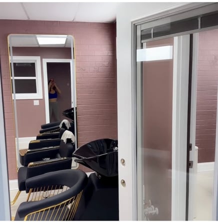 Salons by JE Monthly Rentals $700/Month, Large Suite (133 sq.ft.) $500/Month, Small Suite (80 sq.ft
