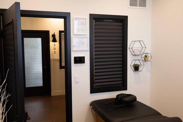 Salon Studio for Rent — High-End Finishes & Flexible Setup — Tour Today!