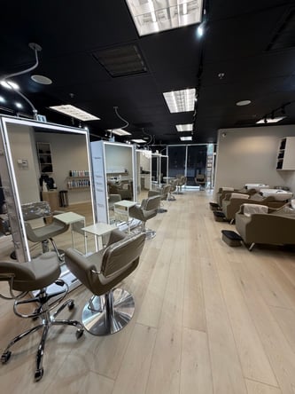 Booth Rental Opportunity in prime location in Houston, TX! 💇‍♀️✨