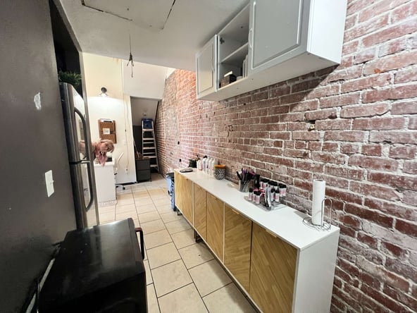 Urban Escape Salon & Spa Booth Rent