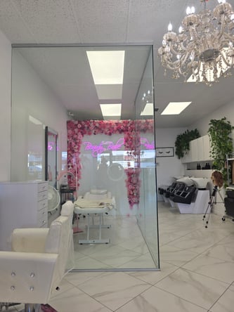 Chair and Nail Stations for Rent in Woodland Hills, Los Angeles