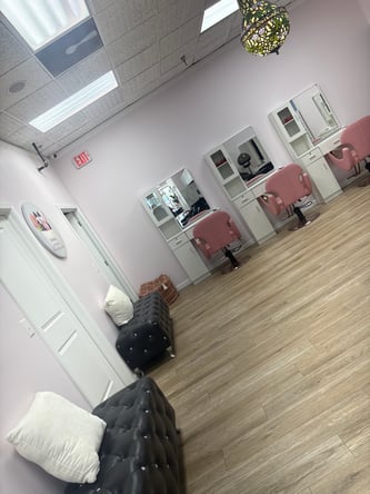 Salon Chairs & Private Rooms for Rent in Sterling Heights, MI