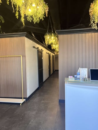 Newly Renovated – Busy Plaza