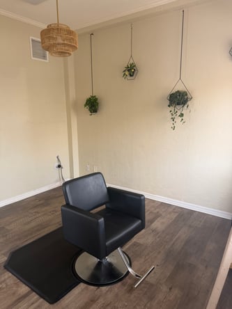 Downtown Fort Pierce: Private Suites & Booth Rentals for Beauty Pros