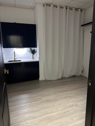 Prime Hair Stations and Suites Available – Elevate Your Salon Experience!