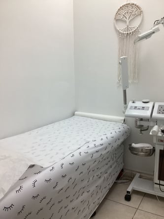Full service salon Rent hair styling both and lash station