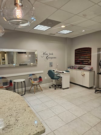 Arlington, VA — Hair & Nail Stations for Rent (Daily/Weekly)