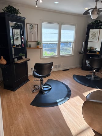Chair for Rent: Salon Verde in Historic Downtown Roswell – Grow Your Business!