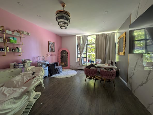 New Rochelle: Private Sun-Drenched Suite for Premium Salon/Spa