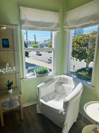 Charming Treatment Room For Lease!