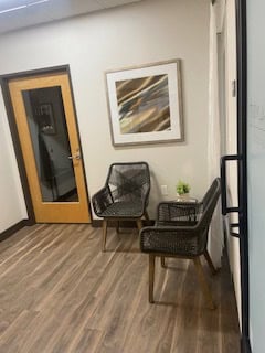 Roseville Salon Suites for Lease – 8×8 Suite! Perfect for Beauty Pros