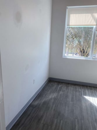 Suite / Chair Rental in Miramar