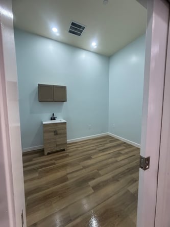 Prime San Jose Barber Chairs & Private Suites – $280/Weekly or $65/daily on Barber Chairs rent