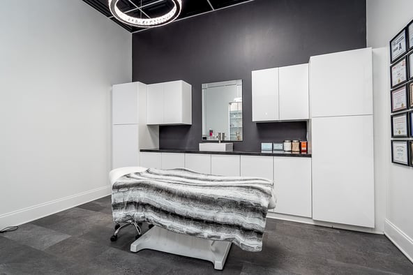 Lyst Salon – Suites Available Now
