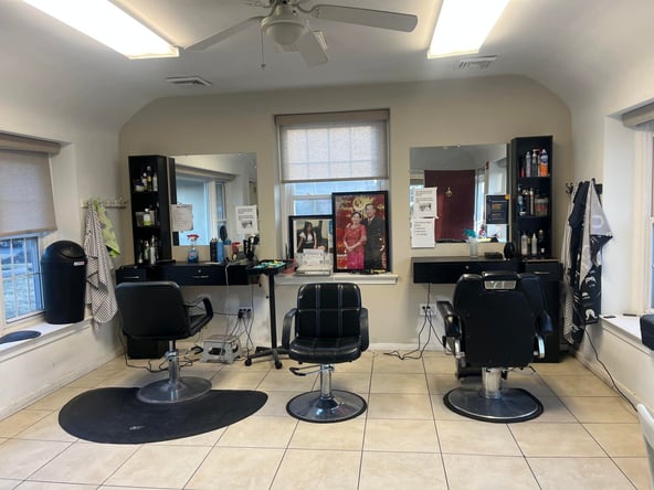 Salon Roomshare Available in Oreland PA