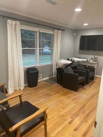 Upscale salon in Dallas Ga. has booth for rent