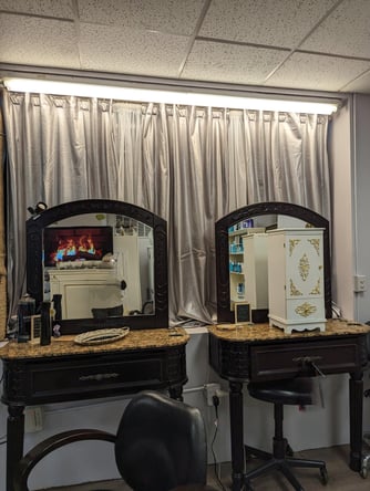 Beauty Salon Room and booth for rent