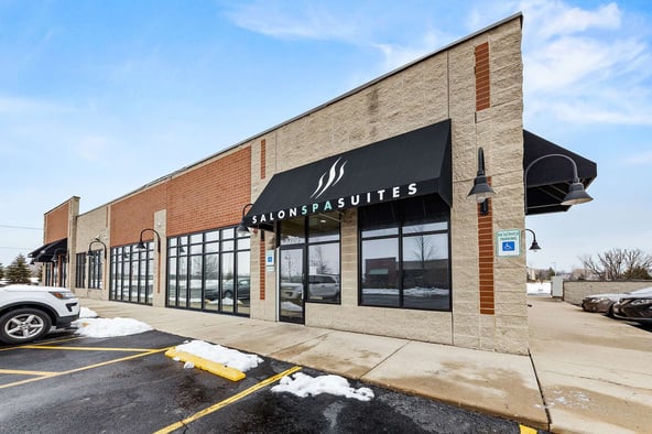 Private Salon Suite Available in Bustling North Aurora!