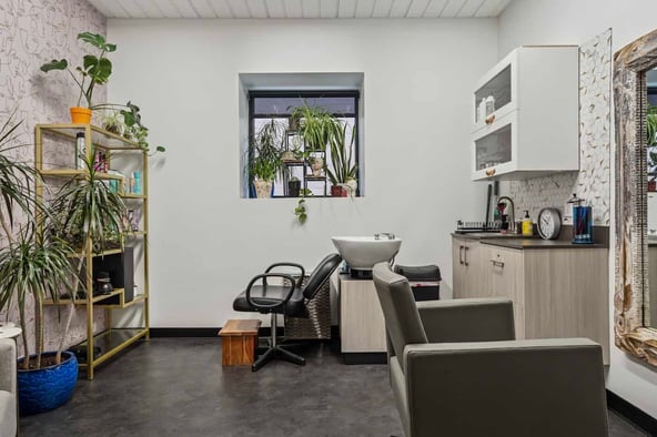Sola Salon Studios in Flourtown, PA – Salon Suite for Rent