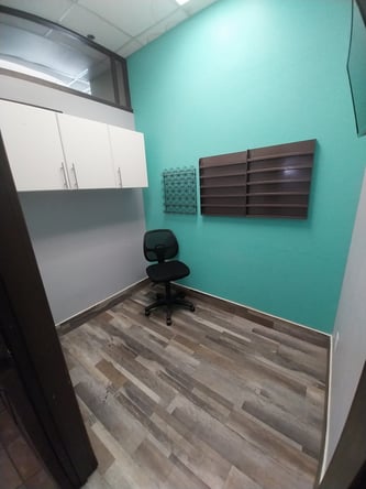 Salon Rentals with Flexibility, Security & Comfort– Fully Customizable & Move-In Ready!