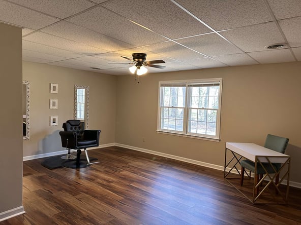 Private Salon Suite For Rent