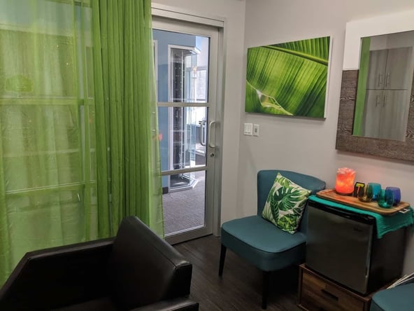 Sola Salon Studios in Ventura, CA – Salon Suite for Rent