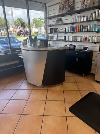 Salon booth renter
