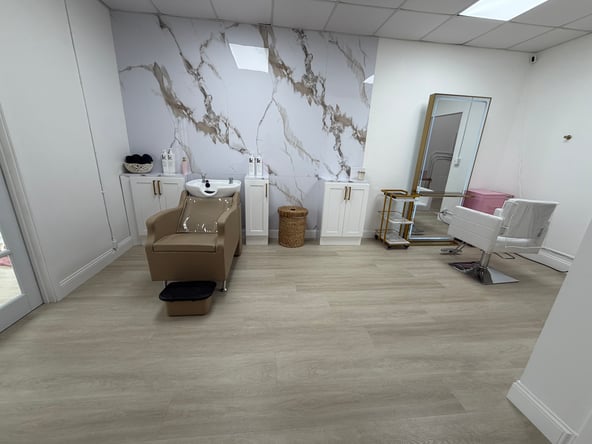 Beverly Hills Luxury Salon Chair Rental for Established Stylists (Part-Time)