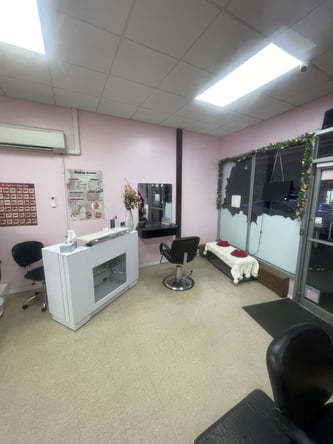 Rooms/ booths for rent