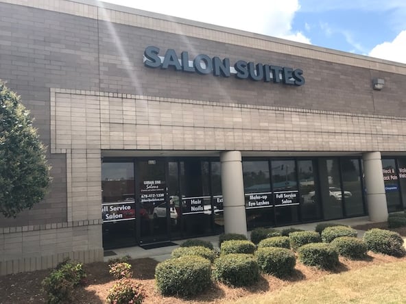 Large Spacious Salon Suite in Lithia Springs