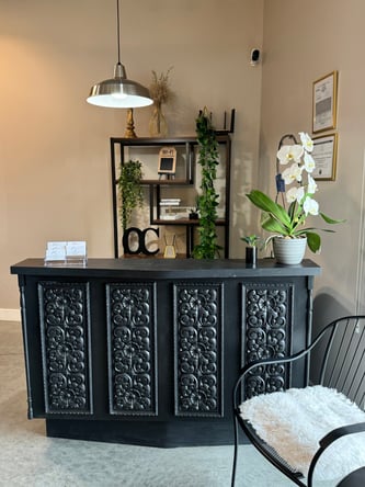 Hairstylist booth & esthetician room rent Specials!