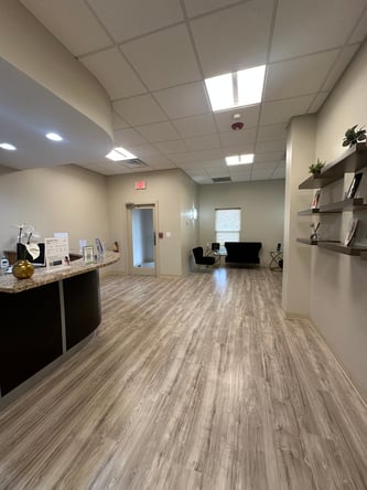 salon/medspa rooms for rent