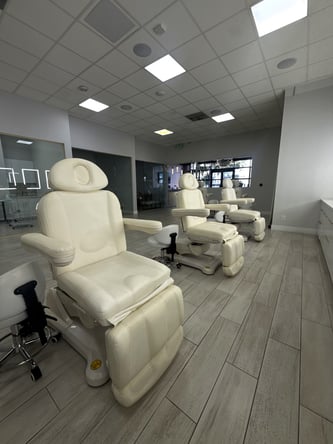 Luxury PMU Chairs & Private Room for Rent – Sherman Oaks