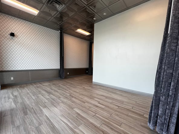 Beauty Professionals Wanted: Rent Your Space at Savvy Beauty!
