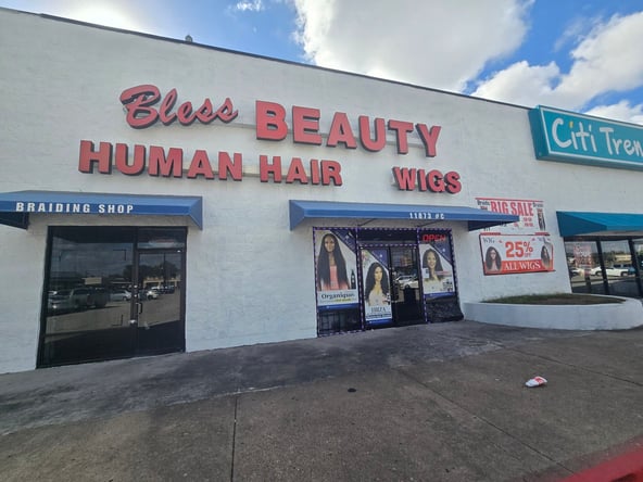 Braiding Space for Lease – Prime Beauty Location