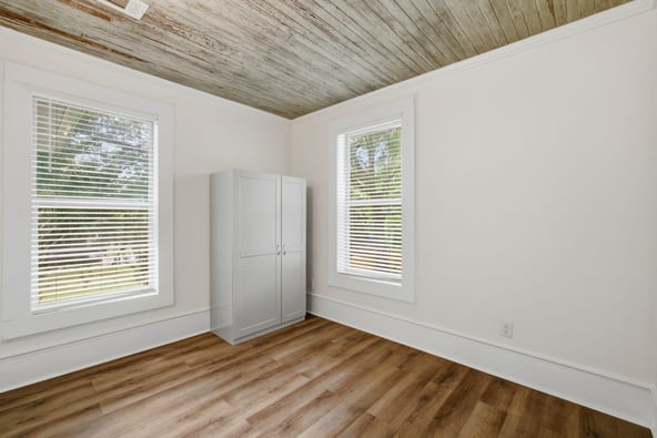 Beautiful Spa Suites for Rent in Pensacola FL
