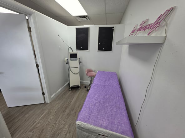 Beauty Stations & Private Rooms for Rent – East Boca Raton