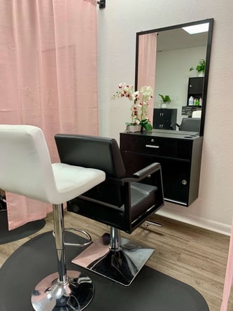 Salon Booth Rental $125 weekly/First Week Free.. City of Margate 954-585-8856
